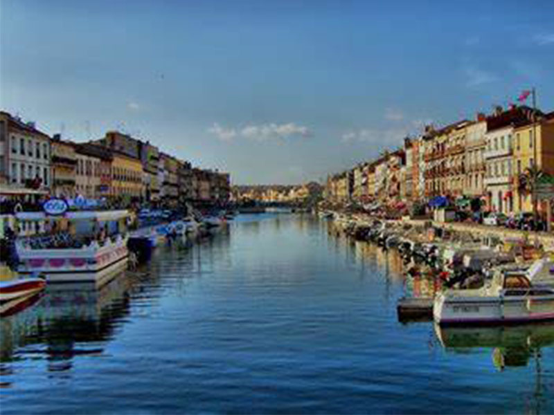 Ville de Sète et ses canaux typiques